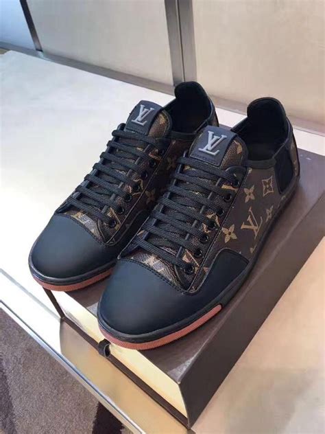 sneaker louis vuitton hombre|christian Louis Vuitton shoes men.